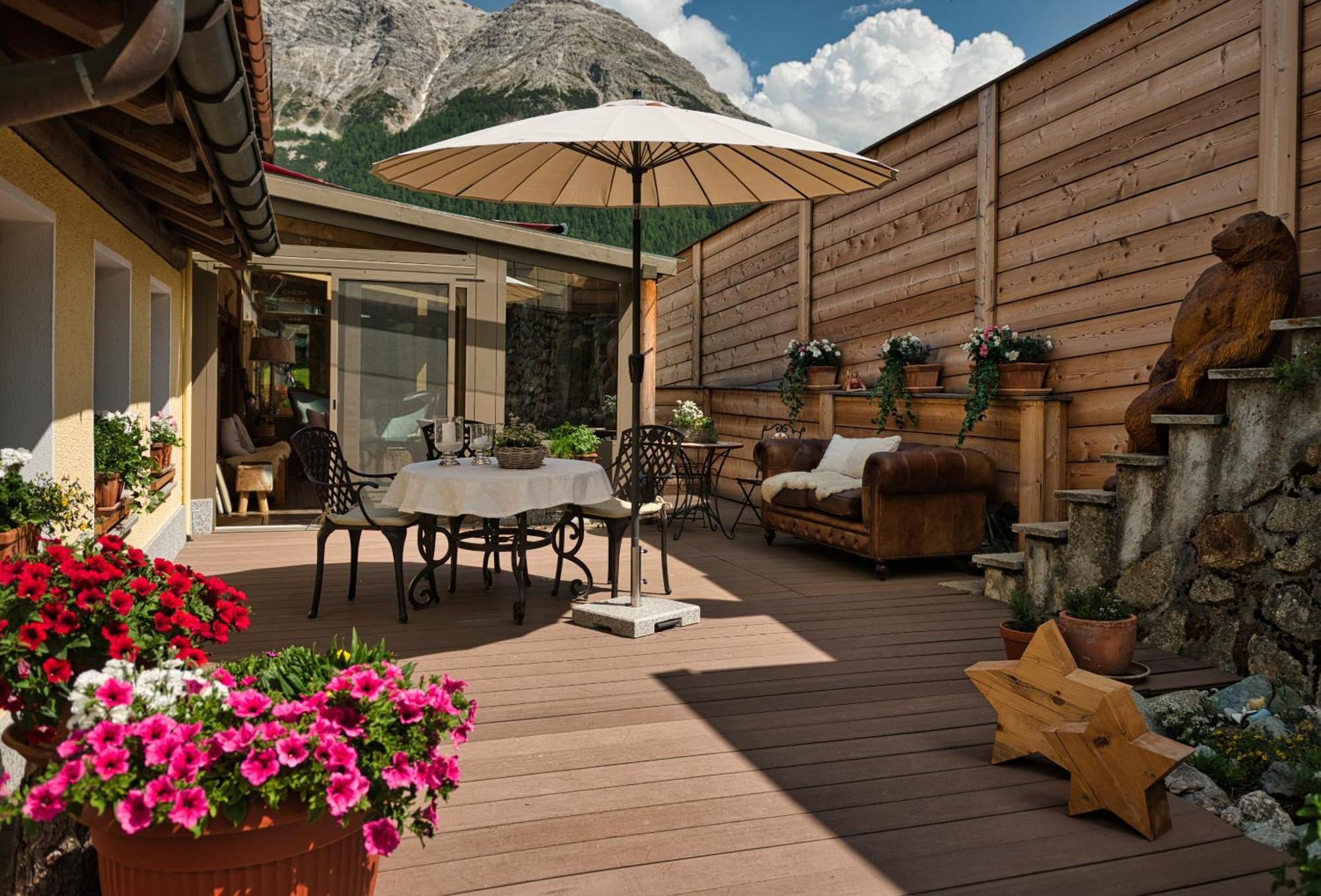Hotel Chesa Staila La Punt-Chamues-ch Esterno foto
