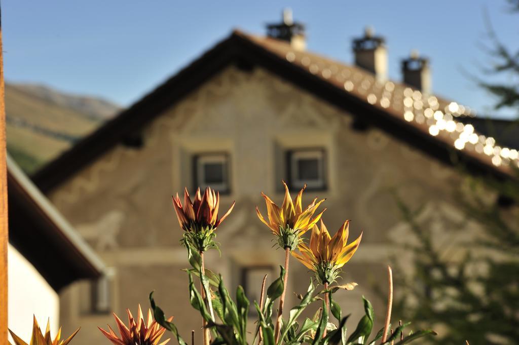 Hotel Chesa Staila La Punt-Chamues-ch Esterno foto